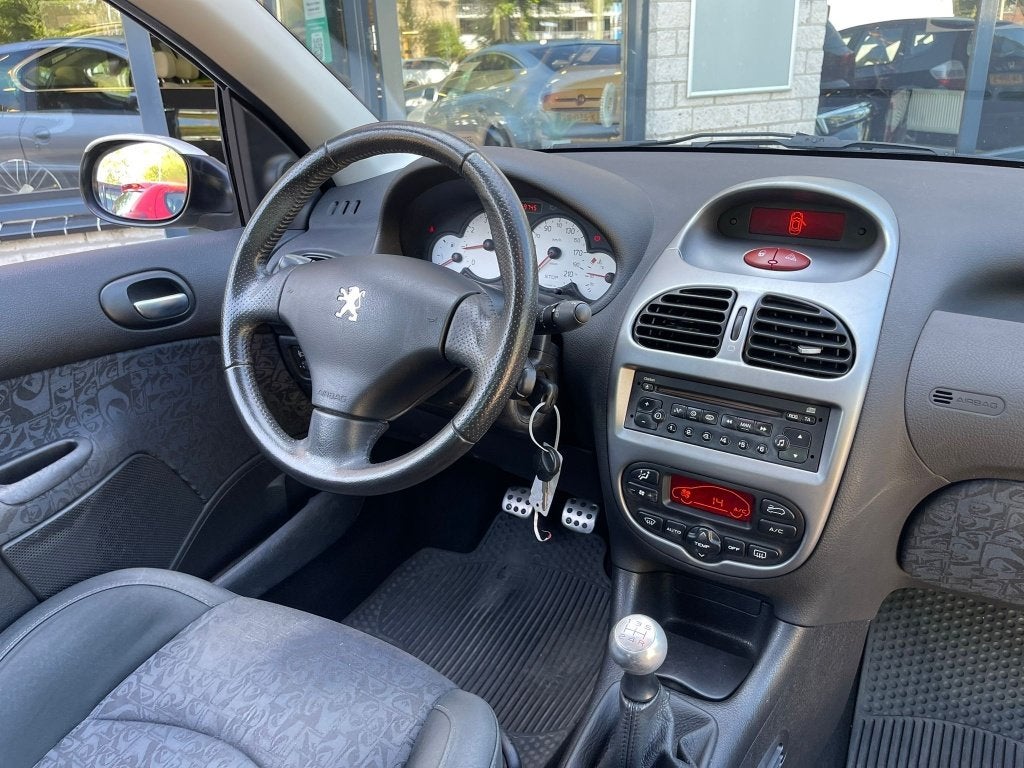 Peugeot 206 1.6-16V Quiksilver Airco Clima Onderhoud NAP, Auto's, Bedrijf, Handgeschakeld, Euro 4, Hatchback