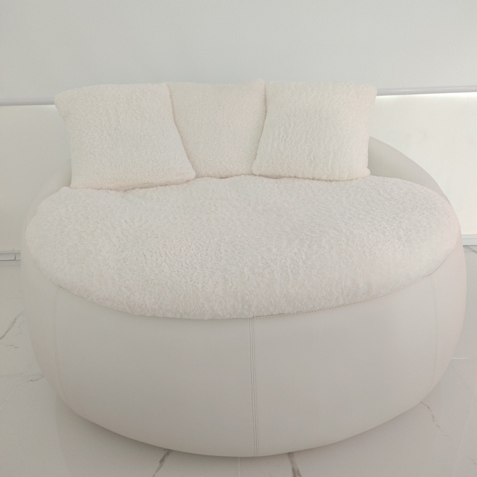Comfortabele Witte Teddy Fauteuil met Kussens, 100 tot 125 cm, Stof, Minder dan 150 cm, Nieuw