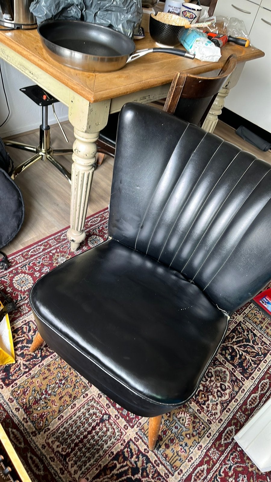 Zwarte retro vintage stoel gratis afhalen, Kunststof, Gebruikt, Minder dan 75 cm, Ophalen of Verzenden