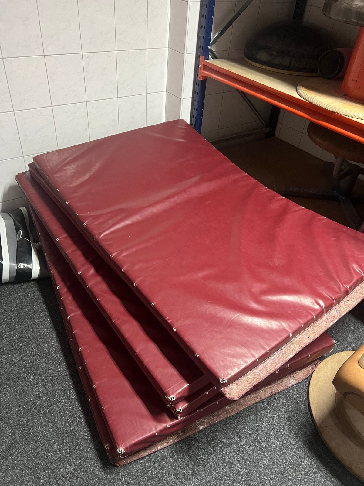 Rode kleine turnmatten 2x, Maat 36 t/m 42, Ophalen, Gebruikt, Materiaal
