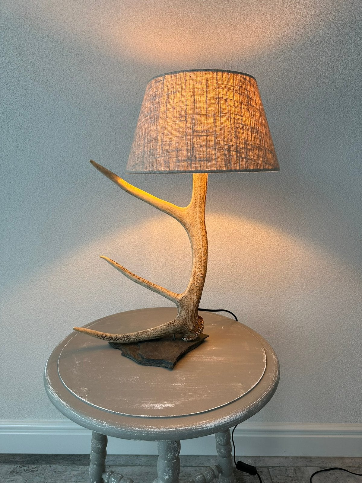 Geweilamp.schemerlamp.geweien.edelhert.damhert.tafellamp., Ophalen of Verzenden, Nieuw, Schemerlamp, Landelijk