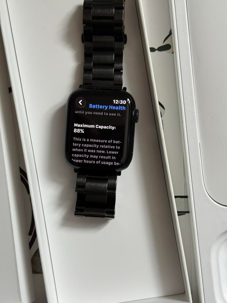 Apple Watch Series 9 (GPS + Cellular) 45mm met extra bandjes, Afstand, Zwart, IOS, Ophalen of Verzenden