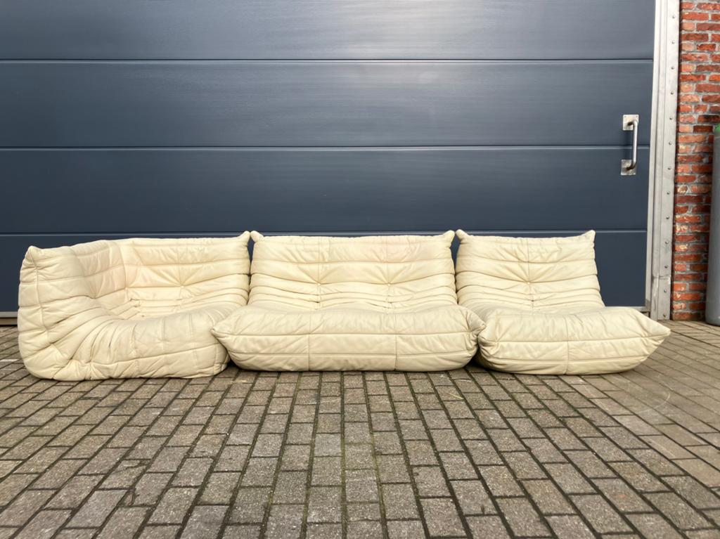100% authentieke Ligne Roset Togo 1,2z & hoek in Beige leder, Huis en Inrichting, Fauteuils, Ophalen of Verzenden, Sede artifort b&b italia cassina knoll vitra edra cor elda flos