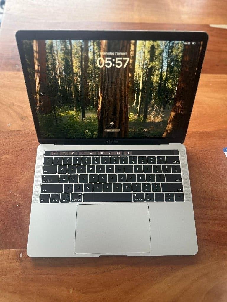 Apple Macbook Pro 2019 i5 2.4ghz 16gb 256 Touchbar 13 inch, Ophalen, 256 GB, 13 inch, Apple