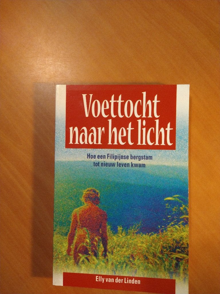 Linden, Elly van der. Voettocht naar het licht, Boeken, Reisverhalen, Ophalen of Verzenden, Europa