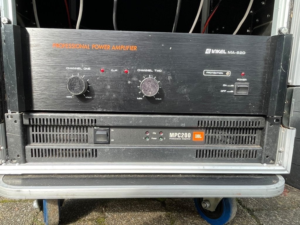 Eindversterkers incl 19 inch Rack en randapparatuur, Ophalen, Gebruikt, 500 tot 1000 watt, P.A.