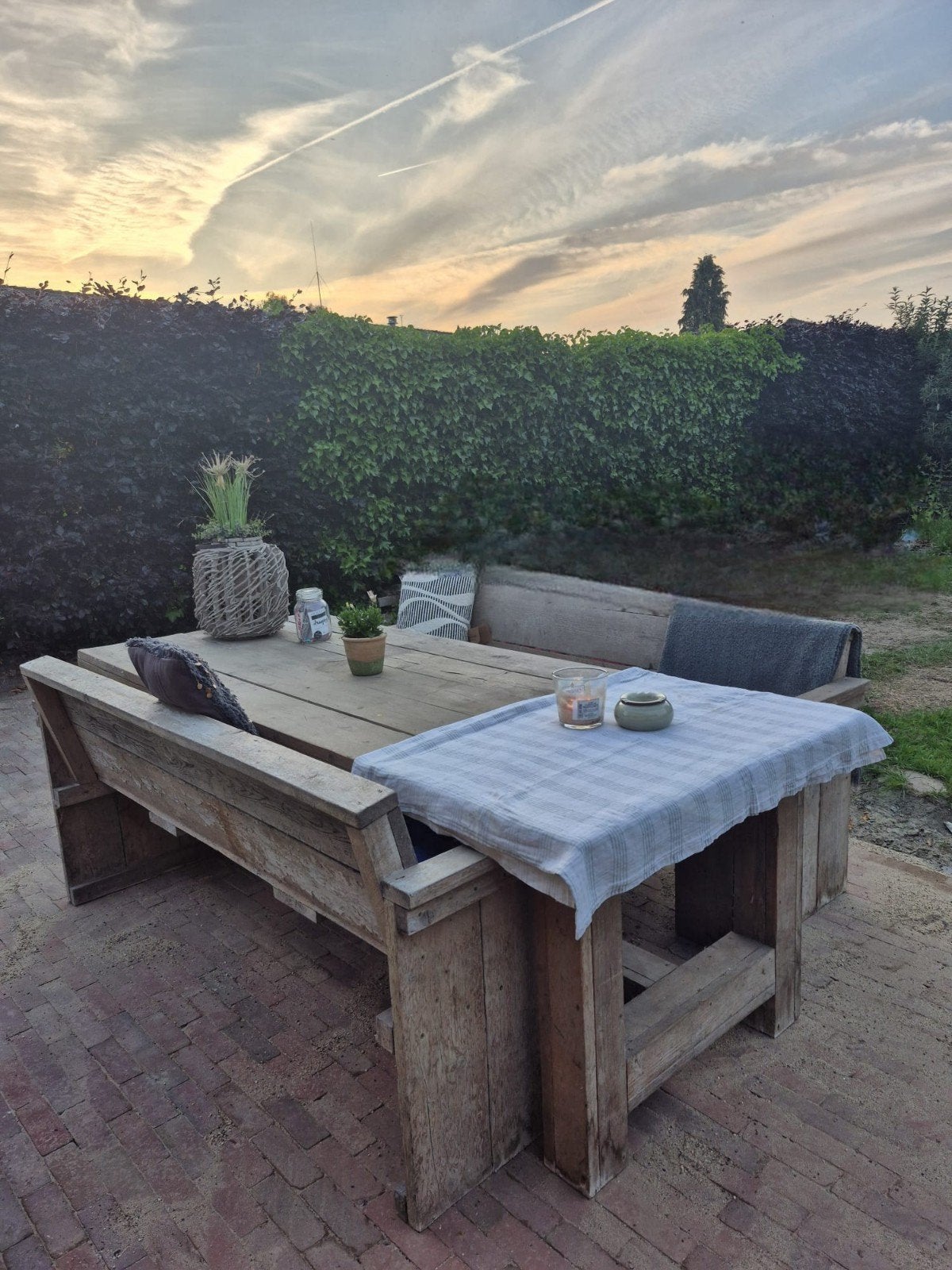 8-persoons steigerhouten tuinset met tafel en twee banken, Ophalen of Verzenden