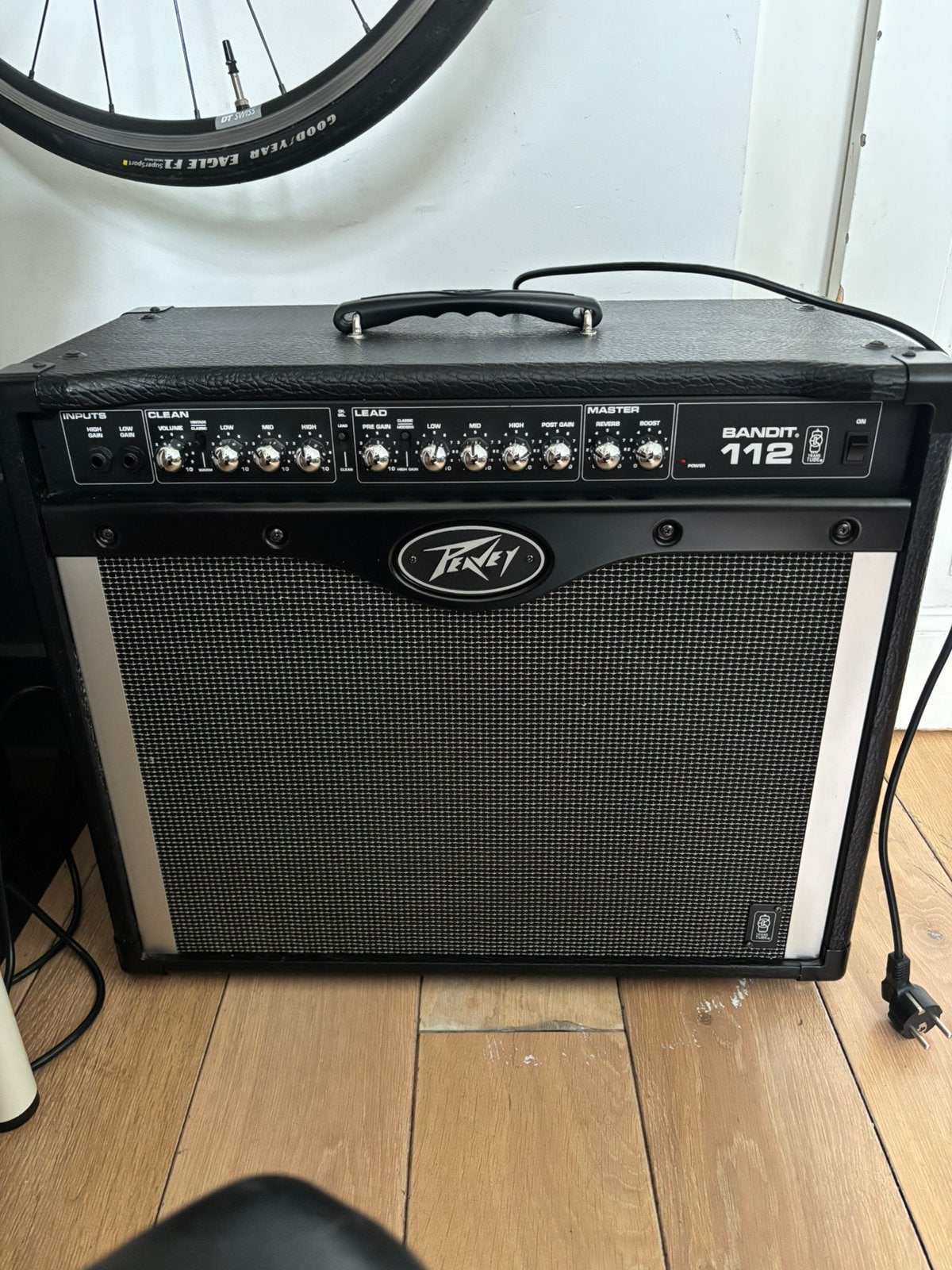 Peavey bandit 112 amplifier guitar versterker, Muziek en Instrumenten, Ophalen, Zo goed als nieuw, 50 tot 100 watt