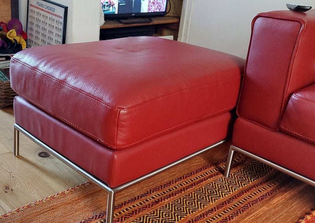 Arild leren voetenbank/ hocker, Huis en Inrichting, Fauteuils, Ophalen, Minder dan 75 cm, Leer, Zo goed als nieuw