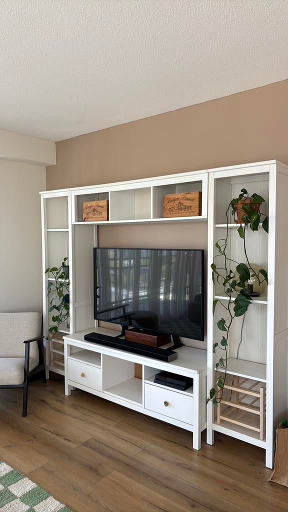 TV kast Ikea, Huis en Inrichting, Kasten | Wandmeubels, Ophalen, Zo goed als nieuw, 25 tot 50 cm, Minder dan 100 cm