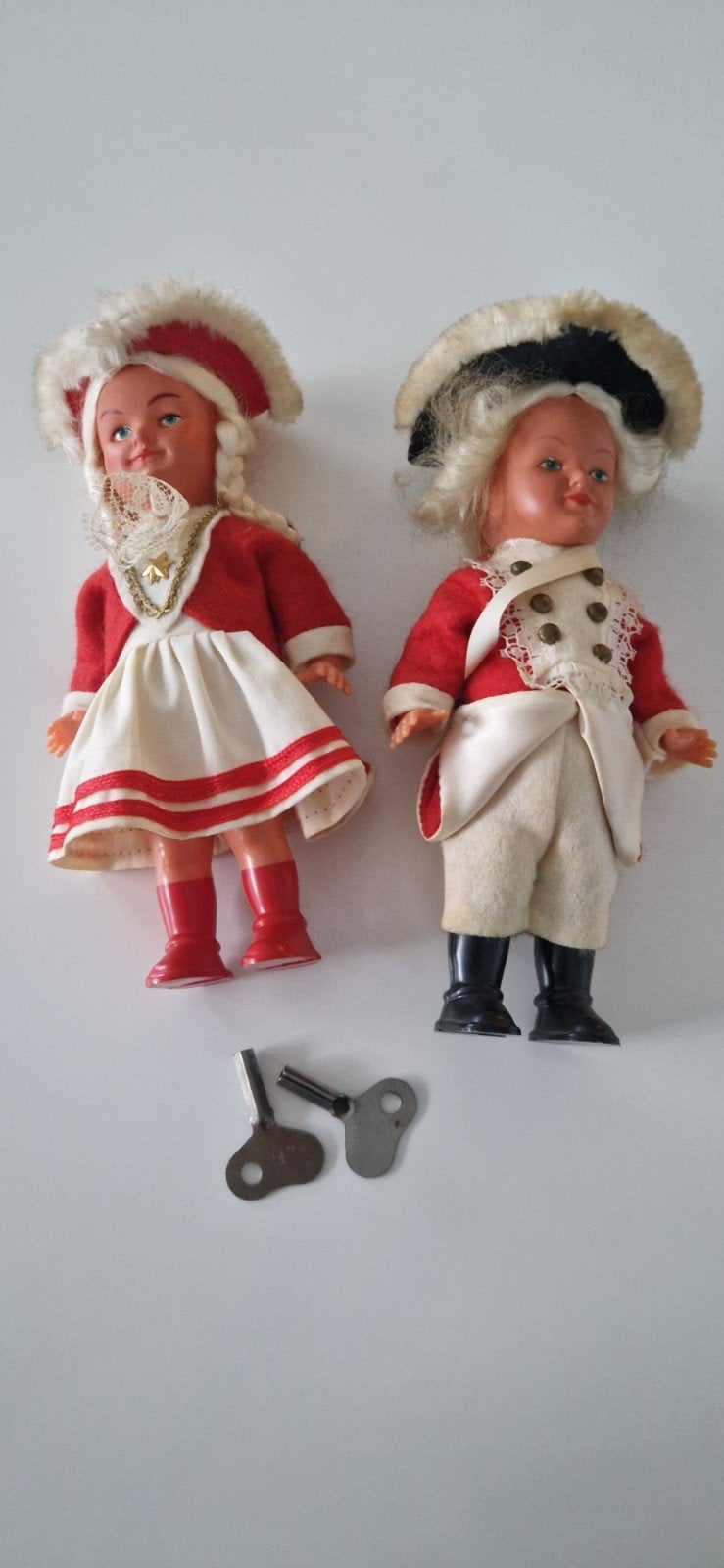 Vintage Opwindpoppen - Jongen en Meisje in Klederdracht, Ophalen of Verzenden, Gebruikt, Overige typen