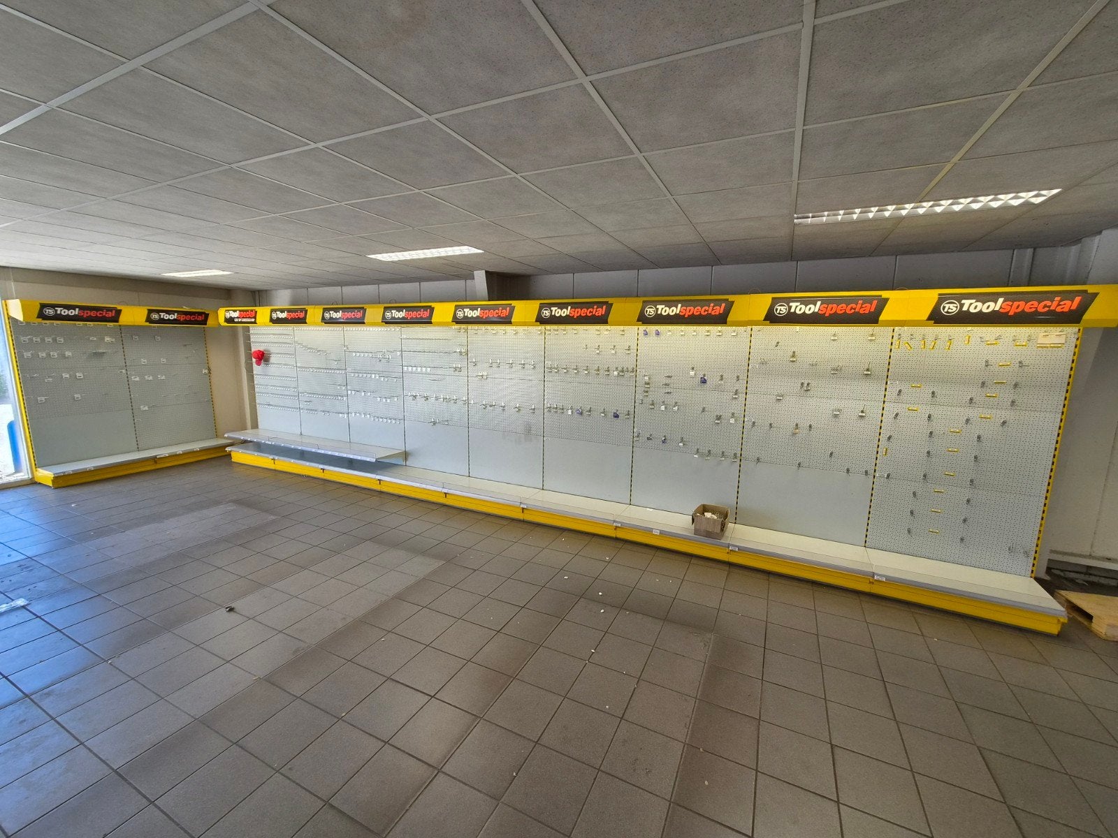 14 meter winkelstelling met lichtbakken 220 hoog Storebest, Ophalen, Storebest, B, A