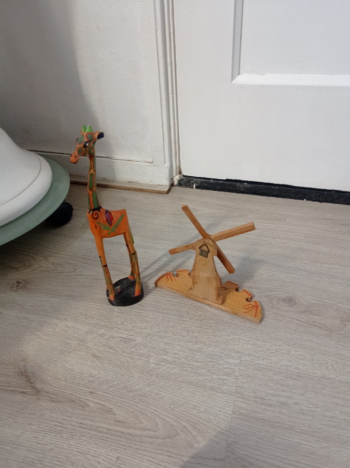 Vintage hand Made molen en Giraf beeld, Ophalen of Verzenden