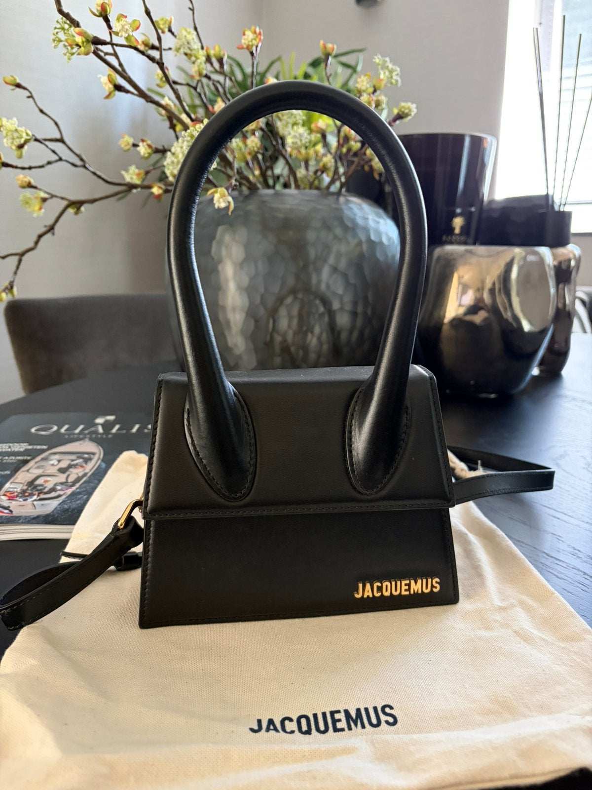 Jacquemus tas The medium Chiquito, Sieraden, Tassen en Uiterlijk, Ophalen, Zo goed als nieuw, Zwart, Handtas