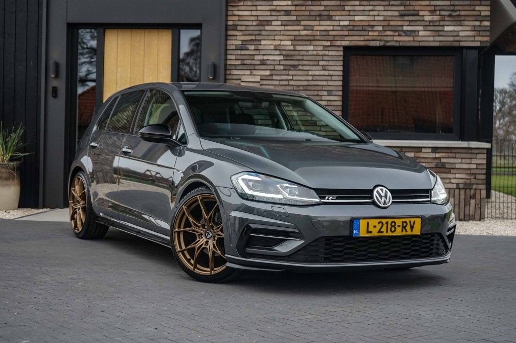 Volkswagen Golf 1.5 TSI Highline R-Line DSG-automaat, Auto's, Dealer onderhouden, Euro 6, 4 cilinders, Bedrijf