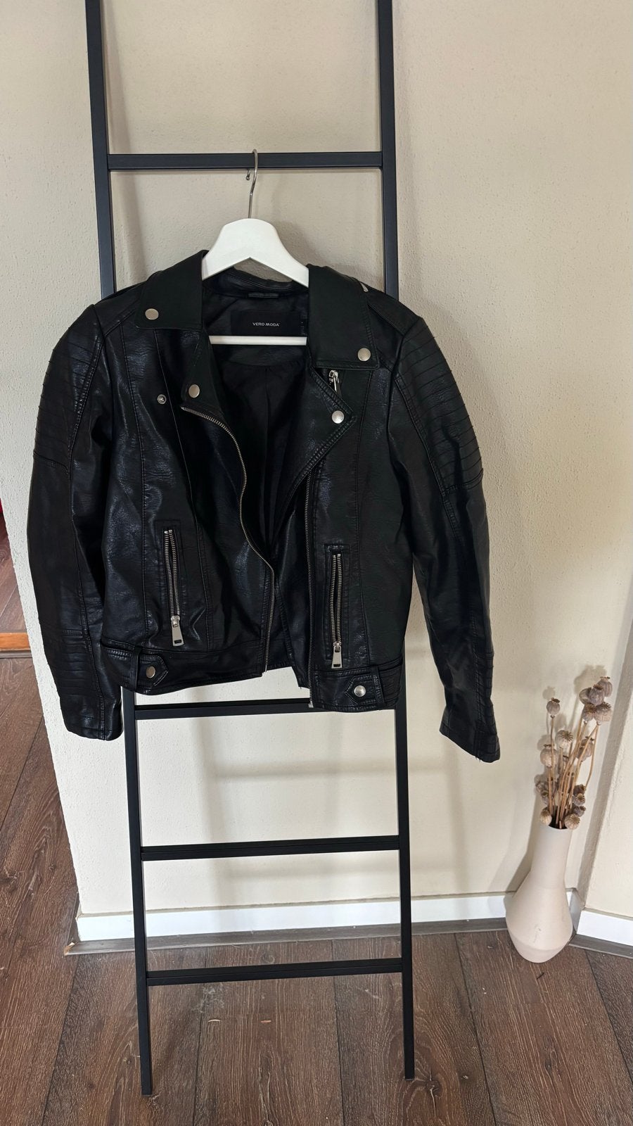 Vero Moda Zwart Imitatie Leren Bikerjack Maat M, Ophalen of Verzenden, Zo goed als nieuw, Maat 38/40 (M), Zwart