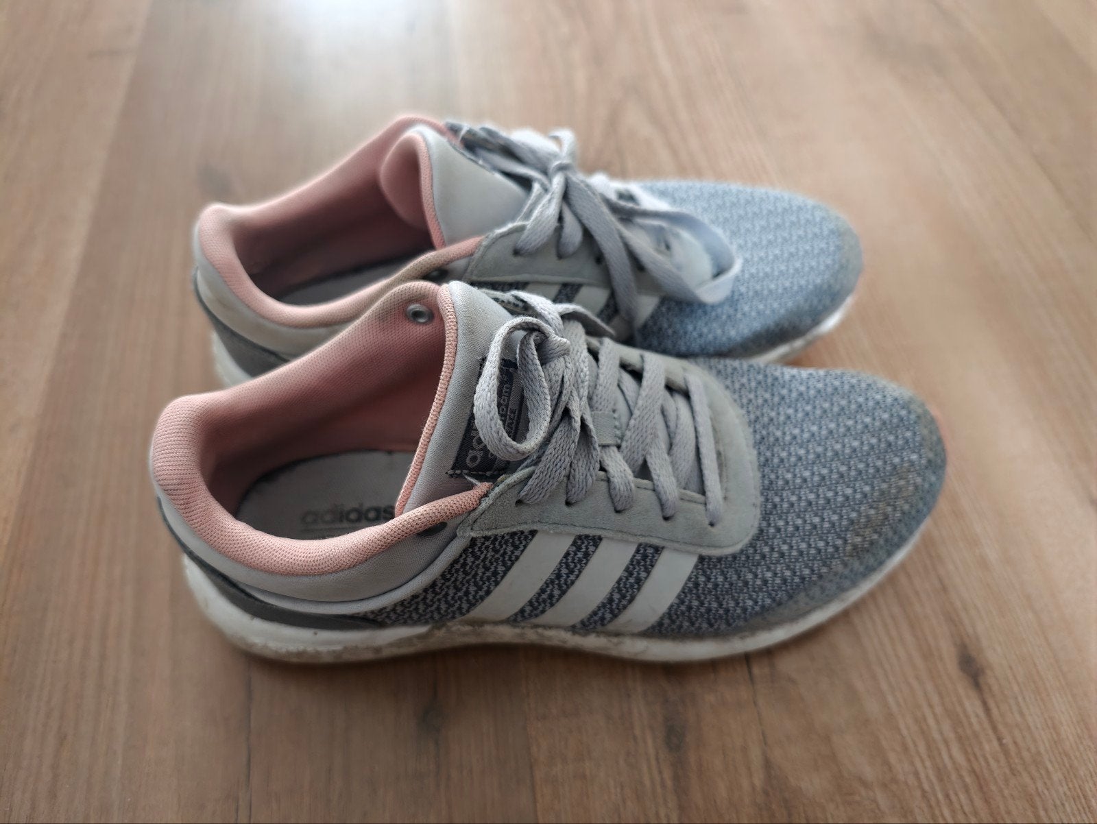 Damesschoenen Adidas mt 39,5, Ophalen of Verzenden, Zo goed als nieuw, Sneakers of Gympen