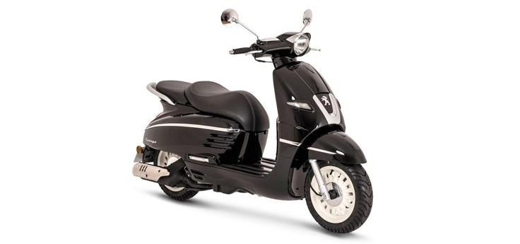 Peugeot Django scooter, Ophalen, Benzine