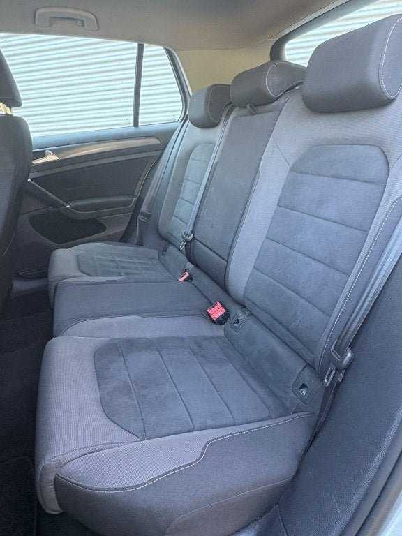 Foto 24 van Volkswagen Golf 1.0 TSI HighLine DAB Stoelvw PDC ACC Massage