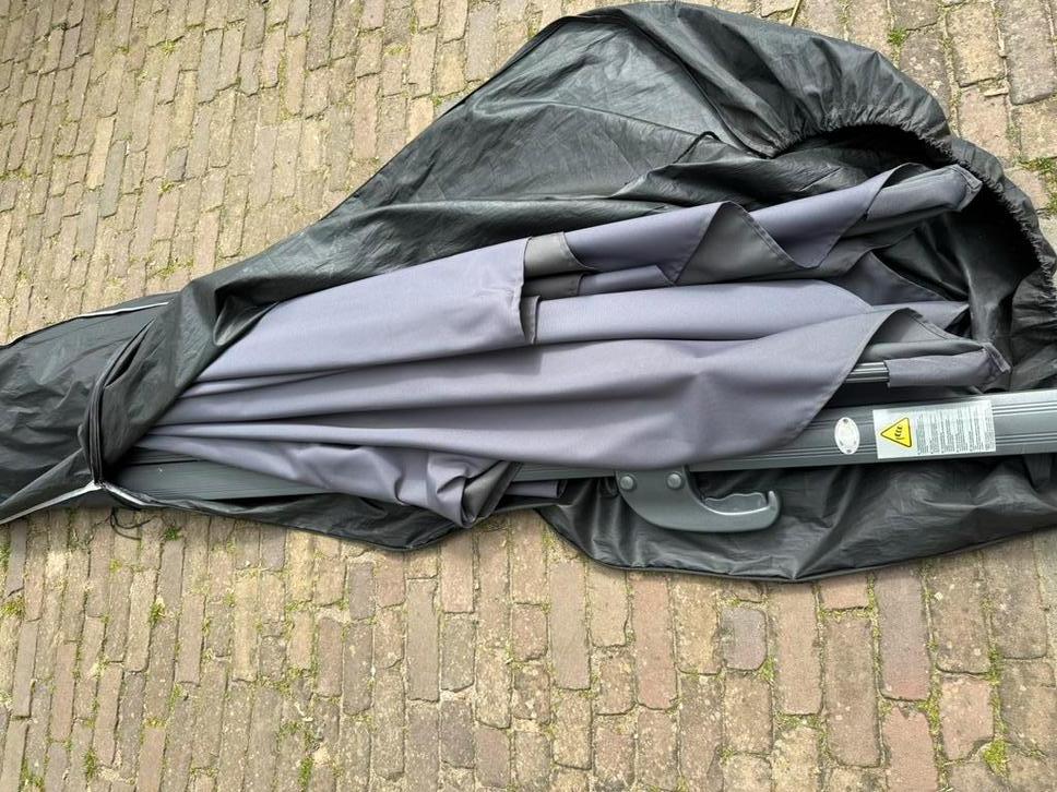 Platinum voyager T2 - donkergrijs zweef parasol 3x3, Ophalen, Zo goed als nieuw, Zweefparasol