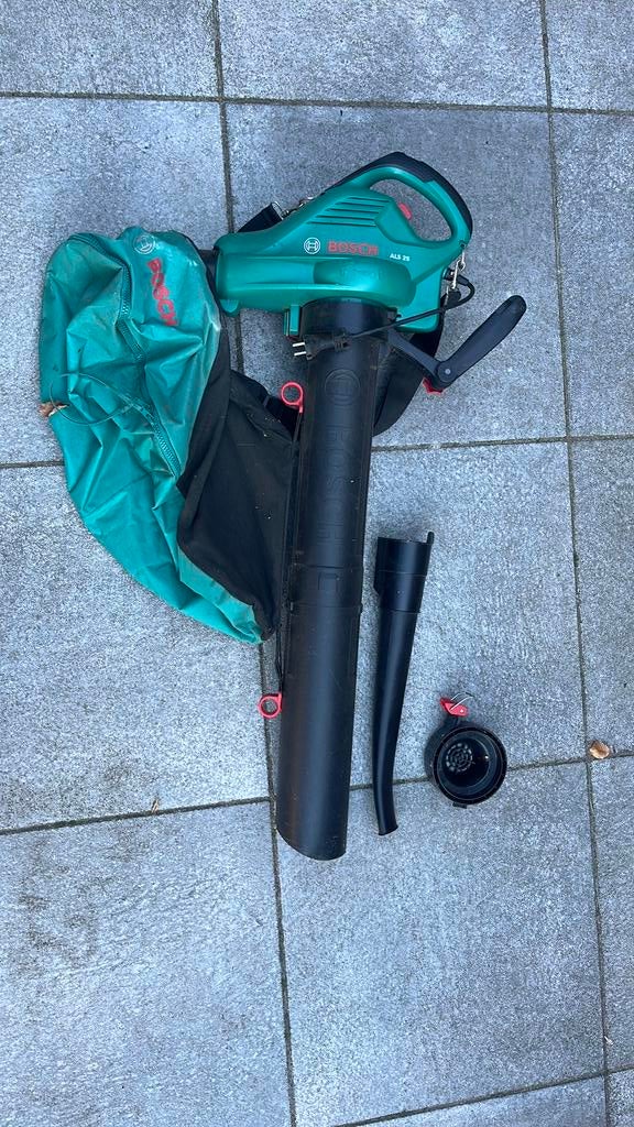 Blad blazer/zuiger van Bosch 2500W, Tuin en Terras, Bladblazers, Ophalen, Zo goed als nieuw, Elektrisch