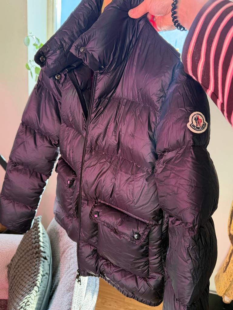 Moncler jas, nog nooit gedragen, Kleding | Dames, Ophalen, Zo goed als nieuw, Maat 38/40 (M), Zwart