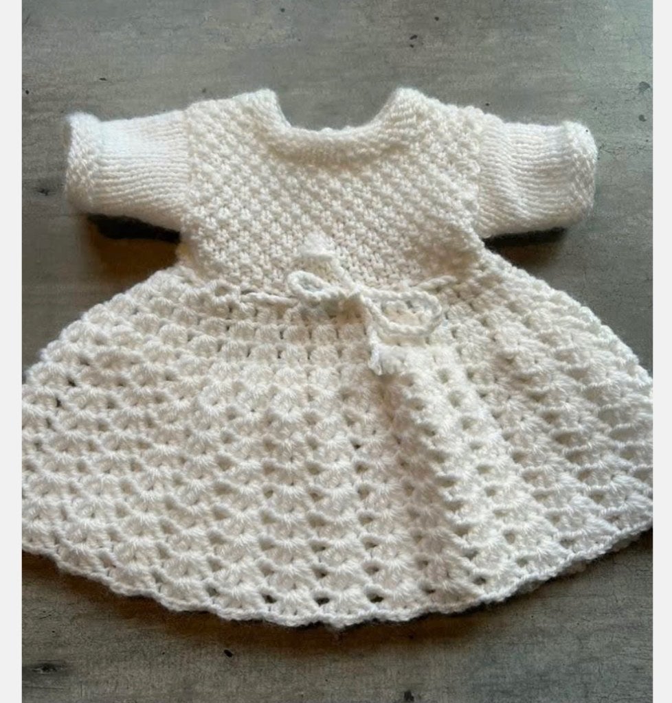 Gehaakt poppen baby jurkje, Nieuw, Ophalen of Verzenden, X, Kleertjes