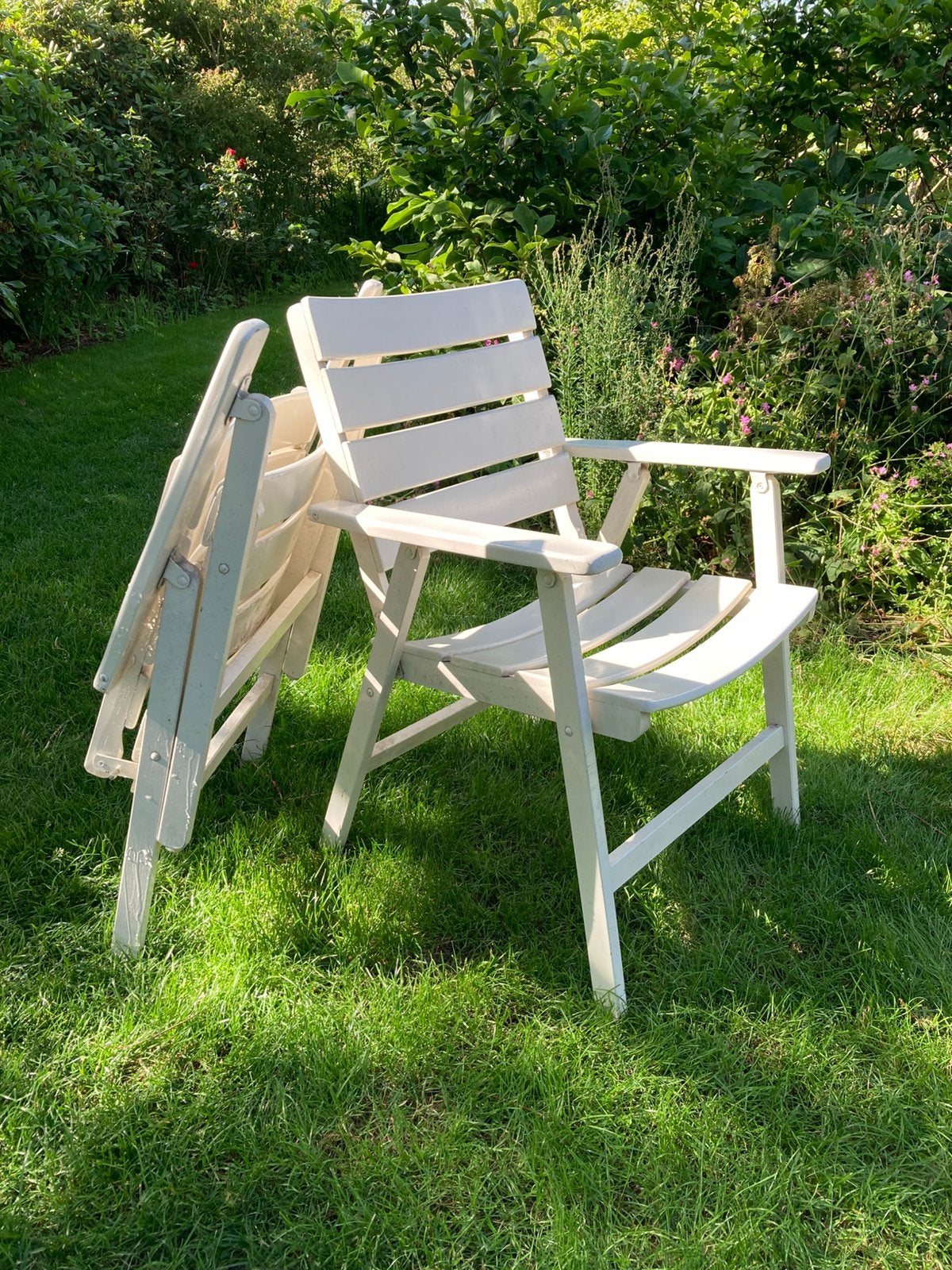 2 Witte vintage houten tuinstoelen merk Herlag, Tuin en Terras, Tuinstoelen, Ophalen, Gebruikt, Hout, Inklapbaar