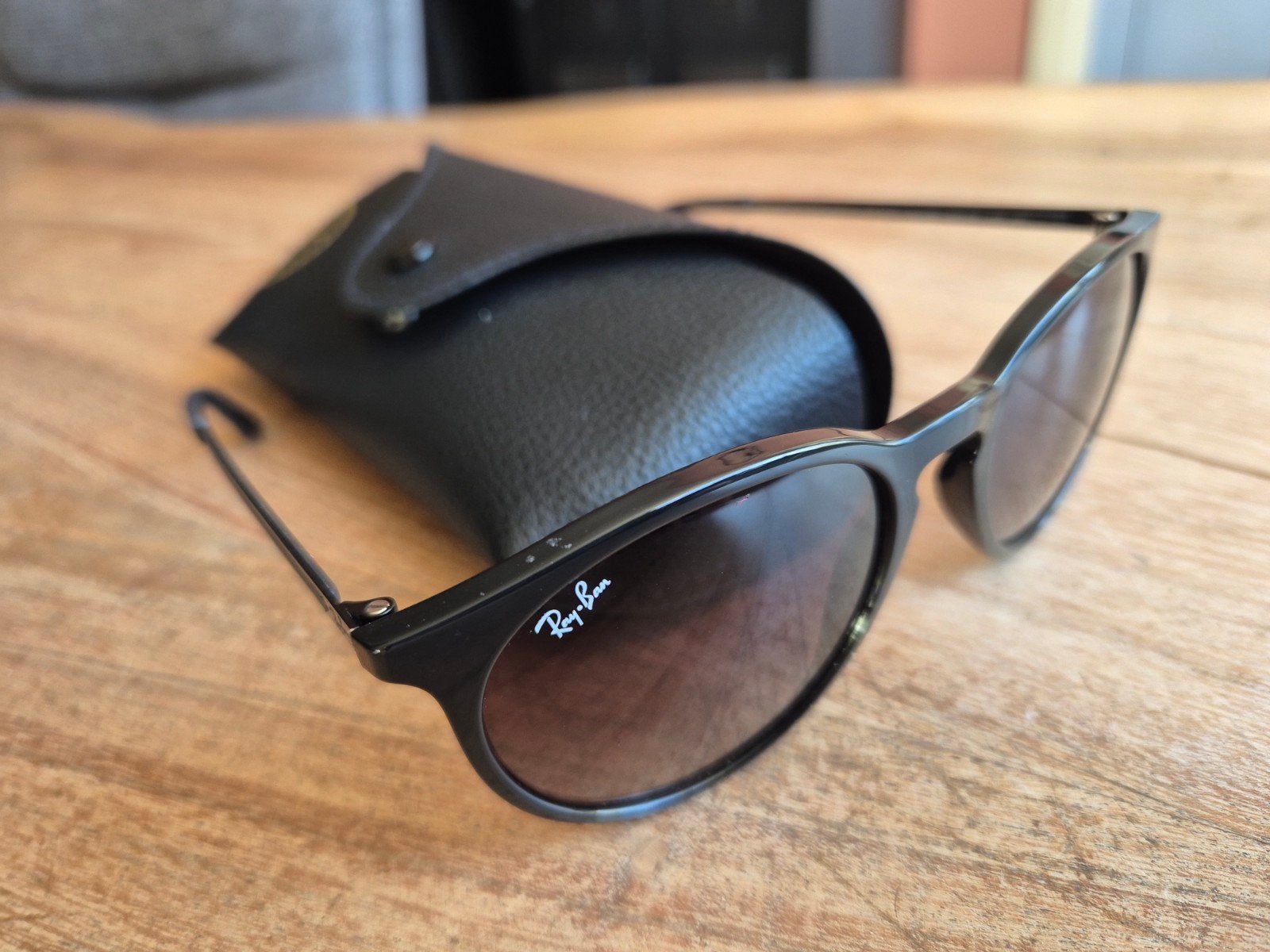 Ray-ban zonnebril Erika Classic RB4171, Sieraden, Tassen en Uiterlijk, Ophalen of Verzenden, Zo goed als nieuw, Zwart, Ray-Ban