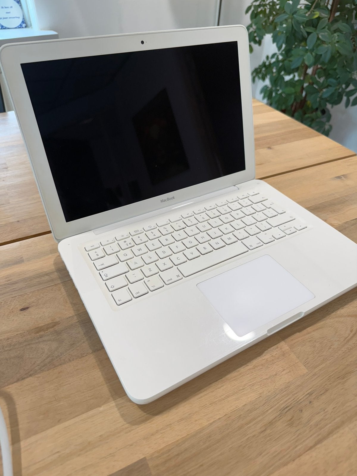 Vintage witte macbook uit 2011, Computers en Software, Gebruikt, 13 inch, Ophalen of Verzenden, MacBook
