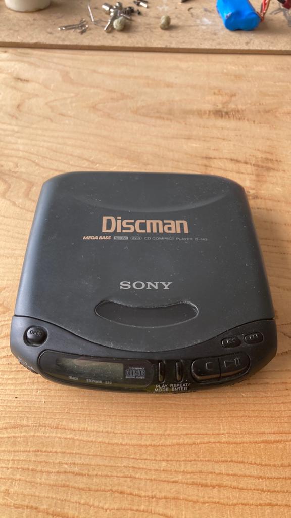 Sony discman d-143, Audio, Tv en Foto, Walkmans, Discmans en Minidiscspelers, Ophalen of Verzenden, Discman