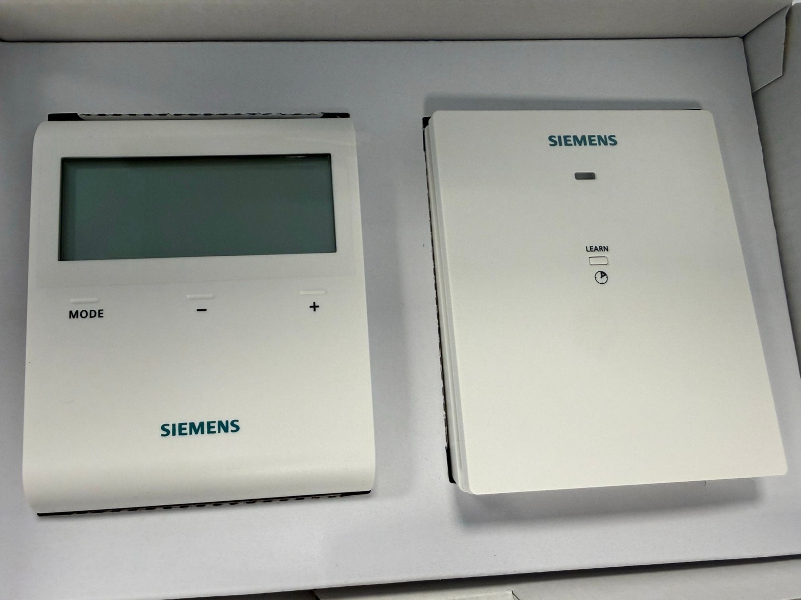 Draadloze thermostaat Siemens RDE 100.1 RFS incl ontvanger, Ophalen of Verzenden, Nieuw
