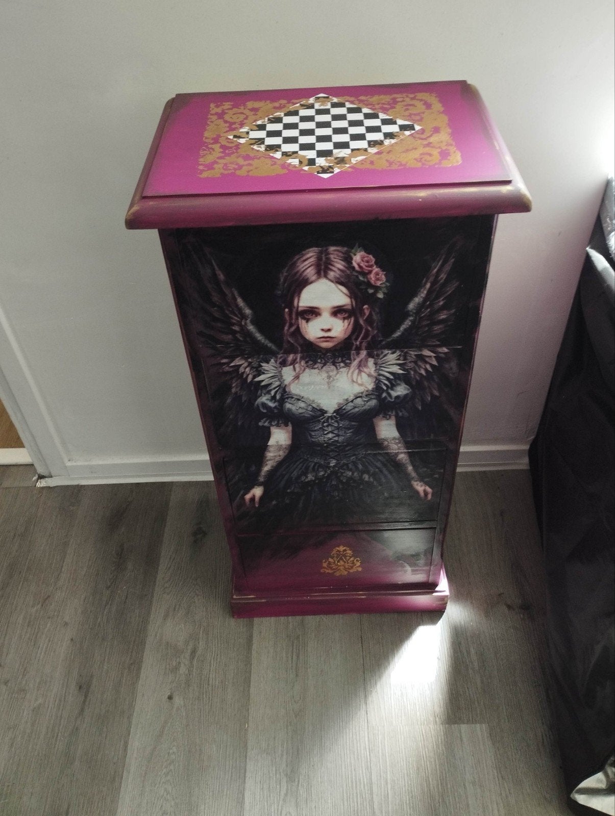 Gothic style redesign ladekastje met 4 lades, Ophalen, Minder dan 50 cm, Eikenhout, Nieuw