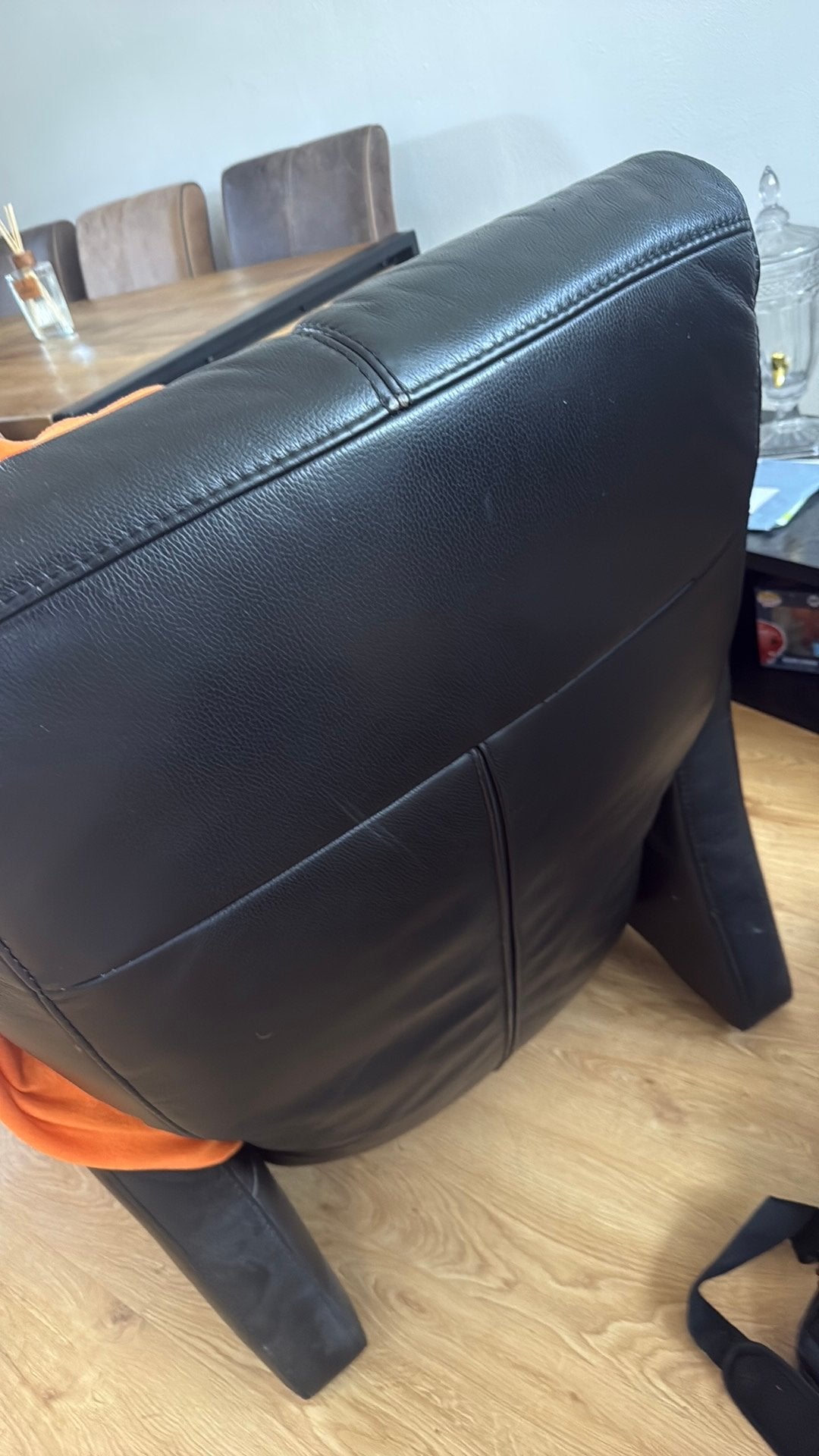 Bruin lederen banken + zwarte elektrische relax chair, Huis en Inrichting, Banken | Bankstellen, Ophalen, Gebruikt, 75 tot 100 cm