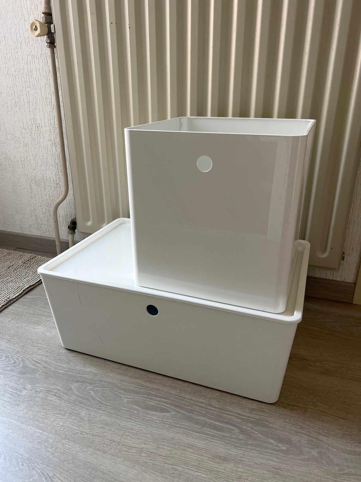 Witte stevige plastic bakken met deksel (IKEA), Ophalen, Zo goed als nieuw, Kunststof