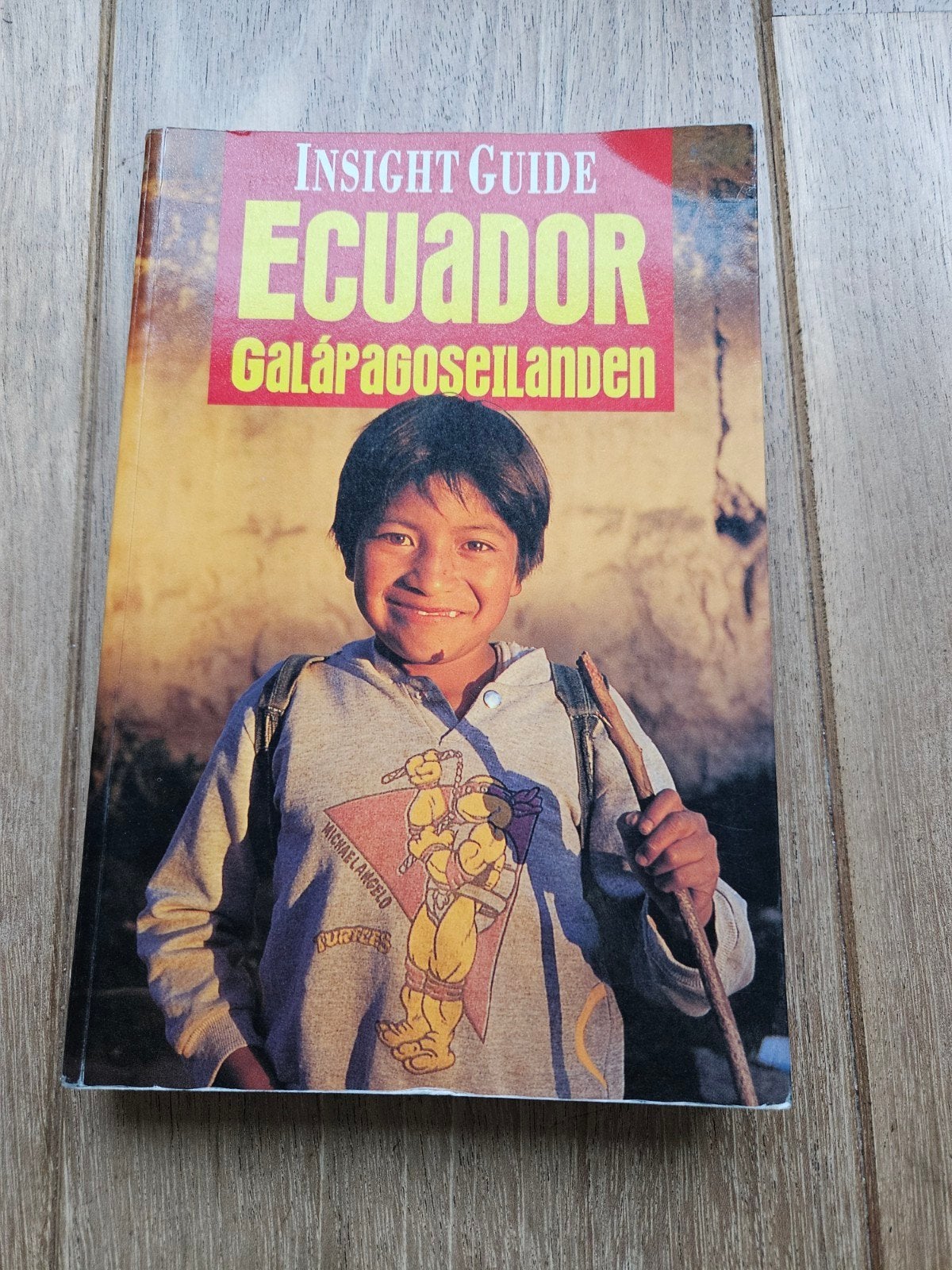 Insight Guide Ecuador & Galápagoseilanden Reisgids, Ophalen of Verzenden, Reisgids of -boek, Gelezen, Overige merken