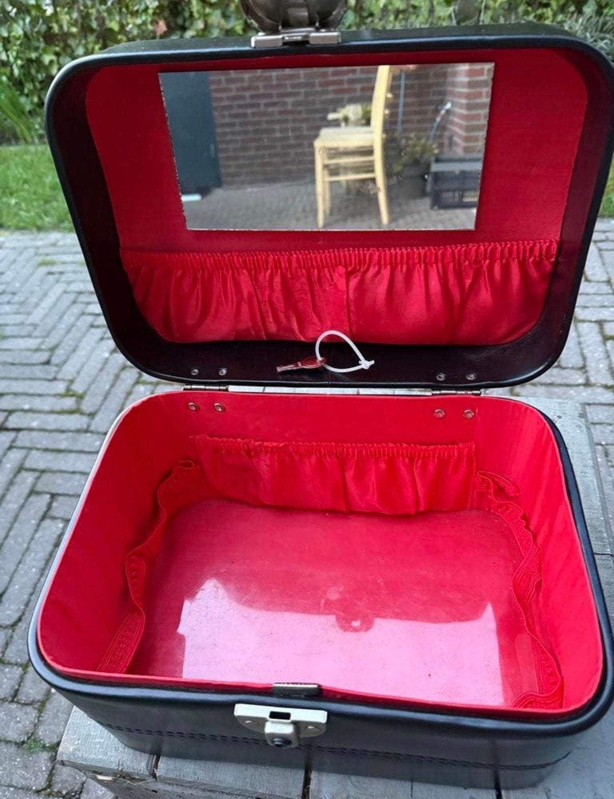 Vintage Zwarte Beautycase met Spiegel en Slot, Gebruikt, Zwart, Ophalen of Verzenden, Met slot