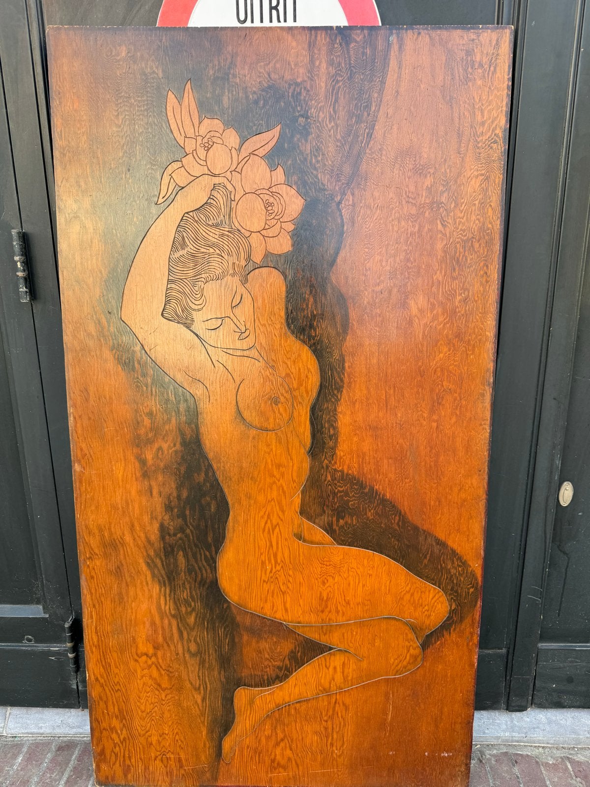Mooi gesneden houten wanddecoratie, vrouw met bloemen, Ophalen, Handgemaakt, Wanddecoratie, 1 meter - 2 meter