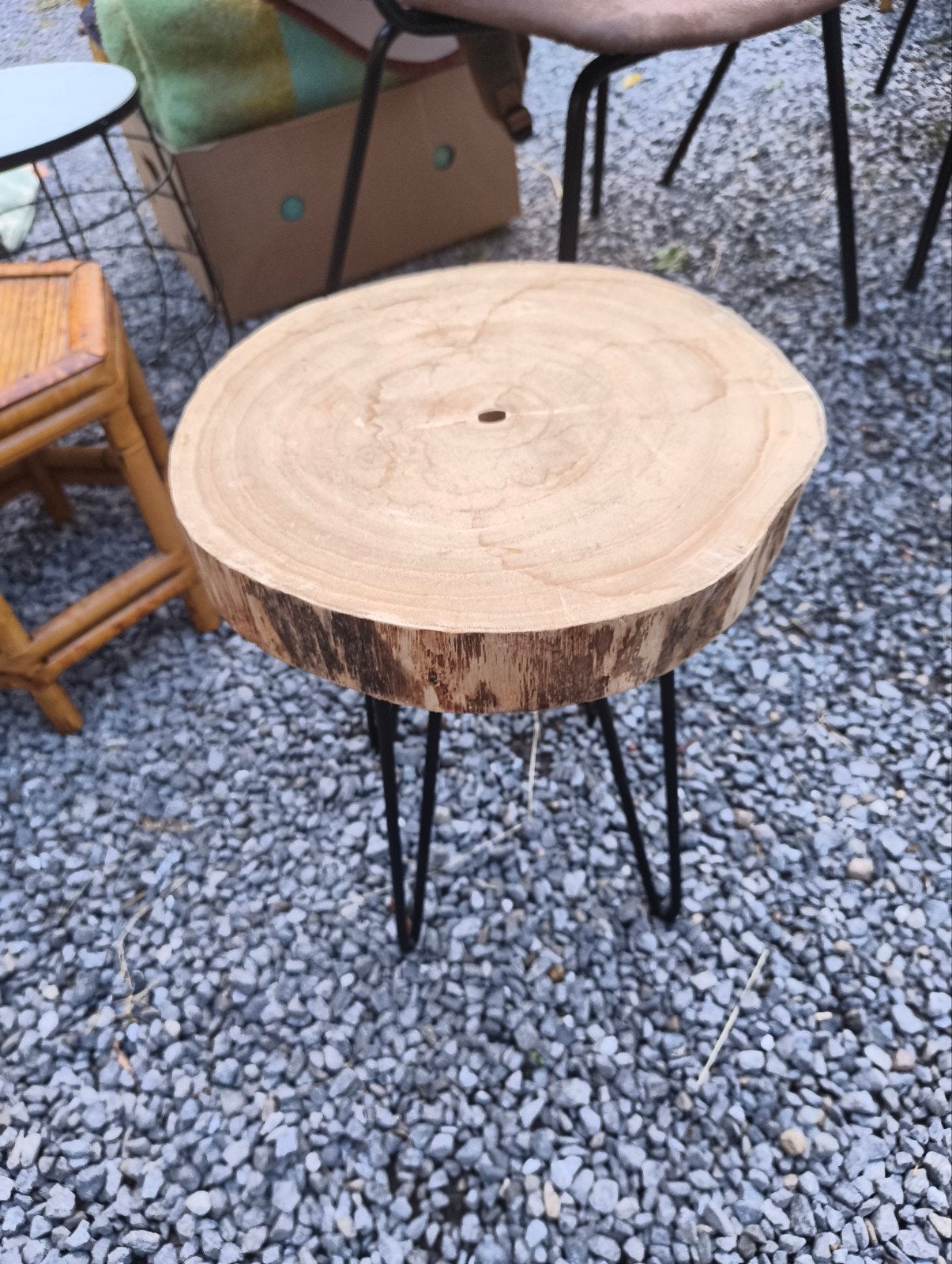 Boomstam bijzettafel met metalen poten, Ophalen, Minder dan 45 cm, Minder dan 55 cm, Rond