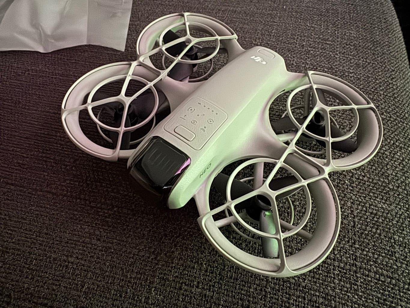 DJI NEO Drone NIEUW, Cameradrone, Nieuw, 1 tot 5 kilometer, 15 tot 30 minuten