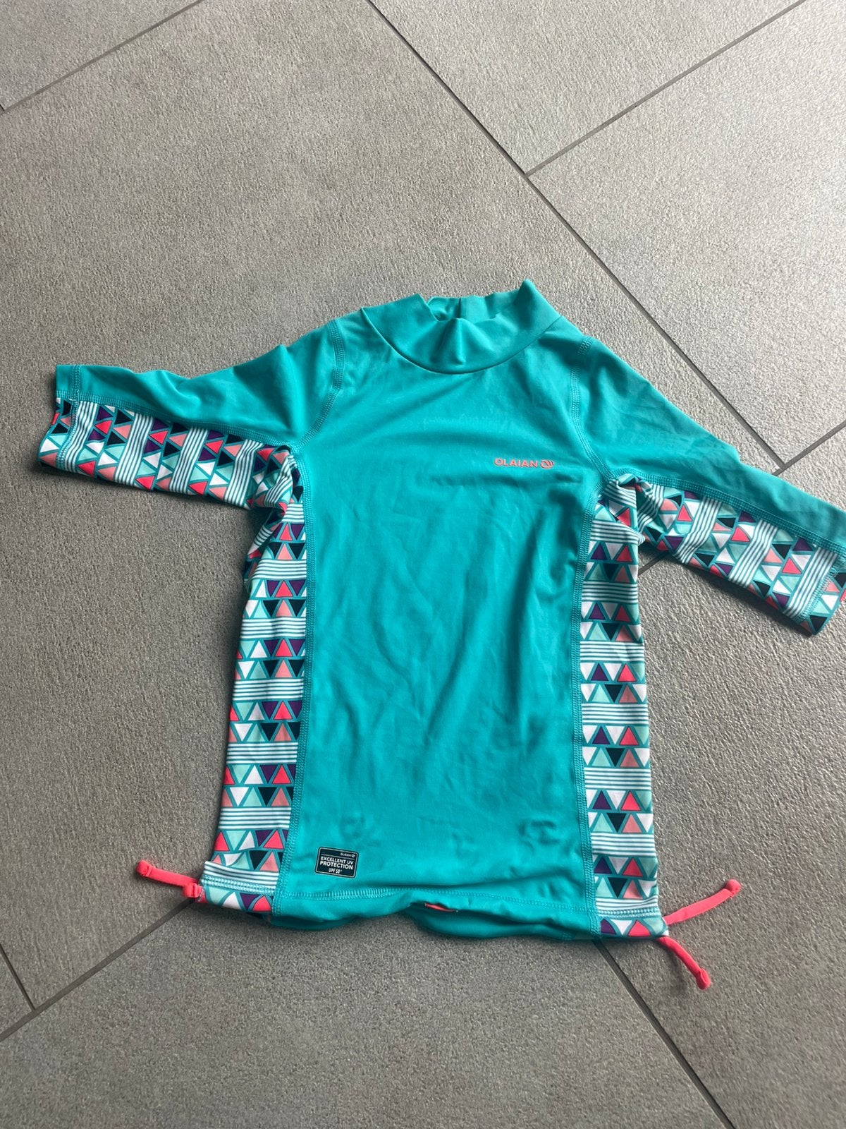 Uv zwem t-shirt maat 122/128, Ophalen of Verzenden, Zo goed als nieuw, Jongen of Meisje, Shirt of Longsleeve