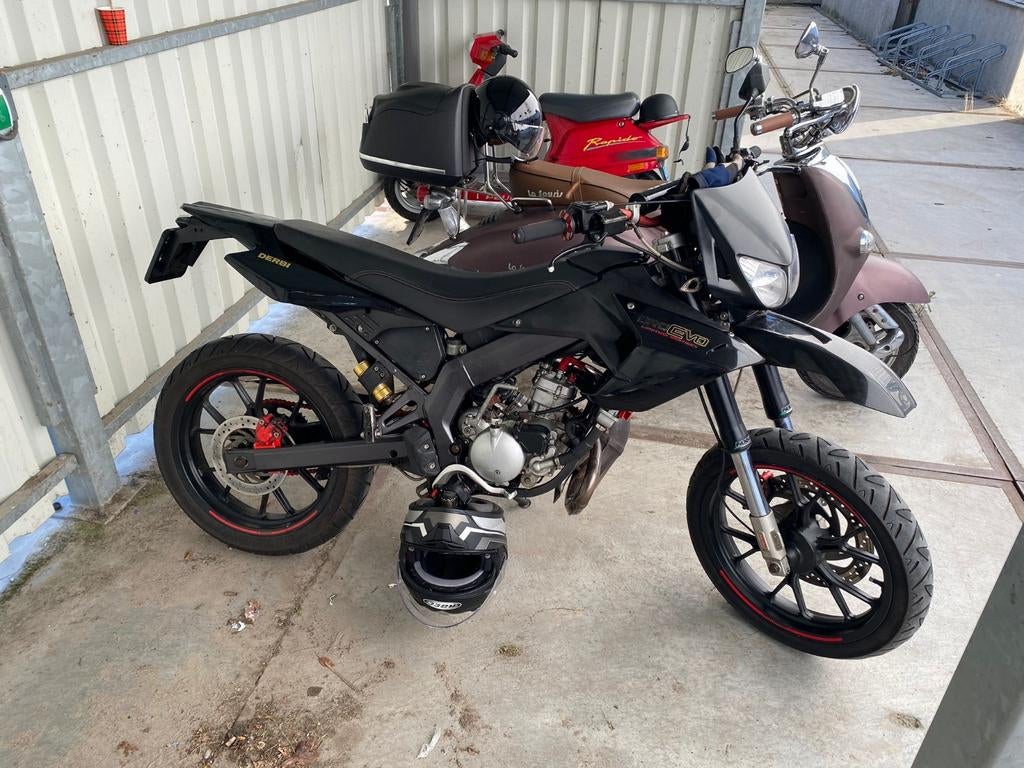 Derbi senda DRD EVO limited edition, Fietsen en Brommers, Brommers | Derbi, Ophalen, 6 versnellingen, Gebruikt, Maximaal 45 km/u