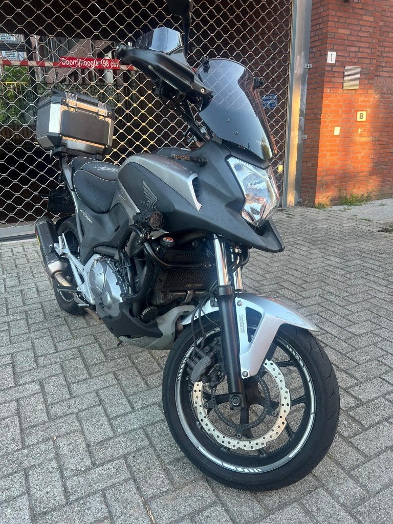 Honda NC700X | Akrapovic | Zeer compleet uitgevoerd, Motoren, Onderdelen | Honda, Ophalen