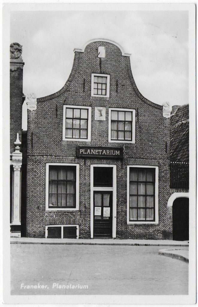 Franeker planetarium ansichtkaart  1957 ( a2457 ), Ophalen of Verzenden, 1940 tot 1960, Gelopen, Friesland