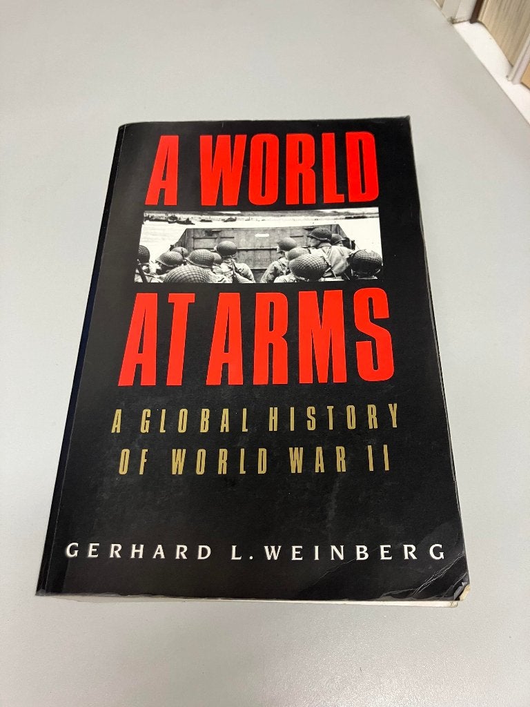A World at Arms Weinberg, Ophalen of Verzenden, Tweede Wereldoorlog, Gelezen, Algemeen