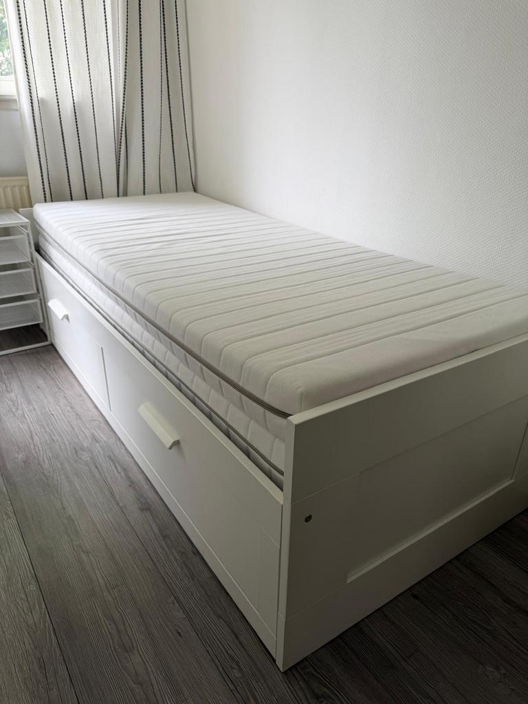 IKEA Brimnes - zo goed als nieuw, Huis en Inrichting, Slaapkamer | Bedden, Ophalen, 90 cm, Eenpersoons, Wit