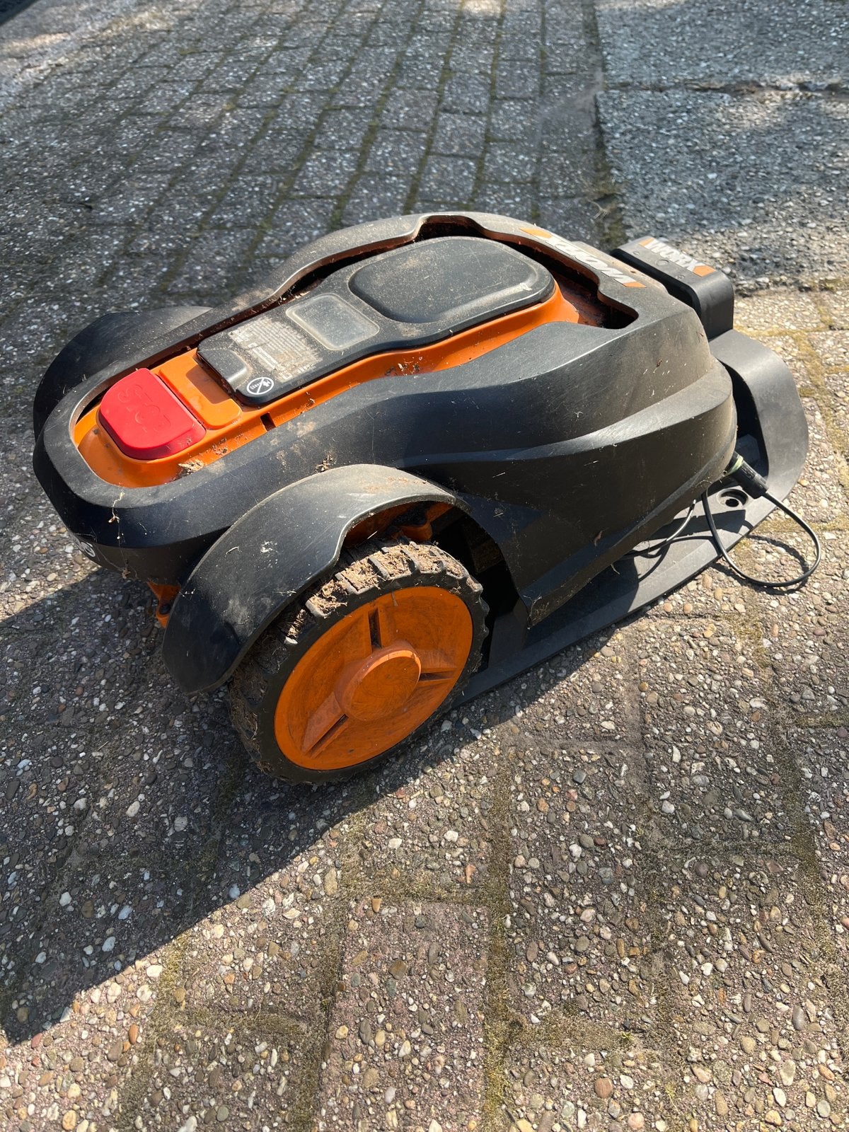 Worx Landroid robotmaaier -  (voor een handige harry), Ophalen, Gebruikt, 20 tot 25 cm, Bestuurbaar via app