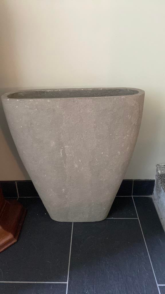 Grote bloembak plantenpot, Tuin en Terras, Bloembakken en Plantenbakken, Ophalen, Steen, Gebruikt, Minder dan 60 cm
