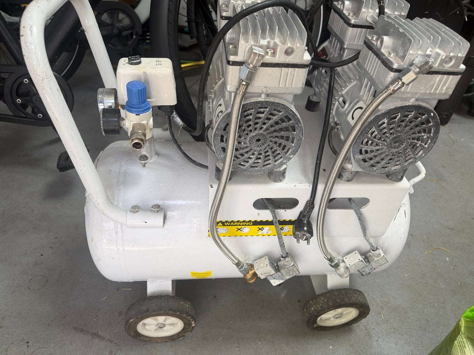 Compressor HBM 50 Liter Professionele Low Noise defect, Ophalen of Verzenden, Gebruikt