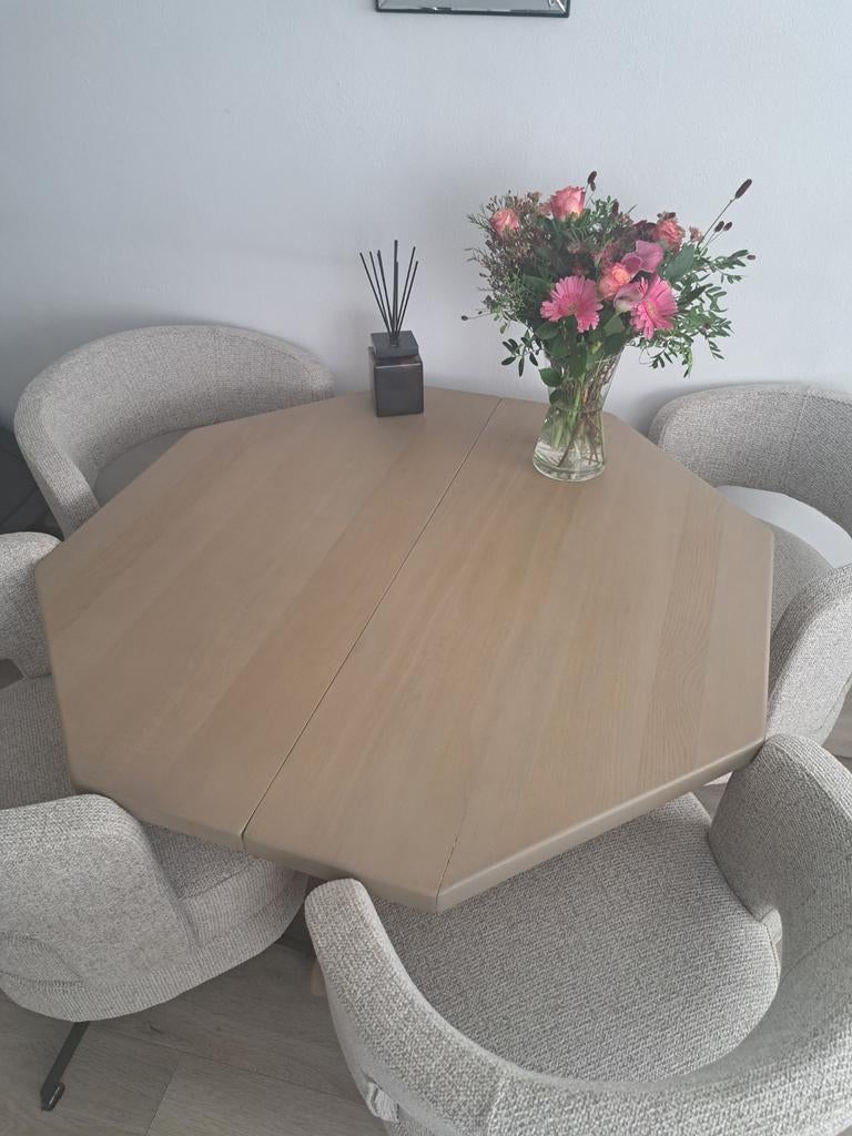Massief eiken 8-kantige eettafel met tussenblad, Huis en Inrichting, Tafels | Eettafels, Ophalen, Gebruikt, Eikenhout, Vijf personen of meer